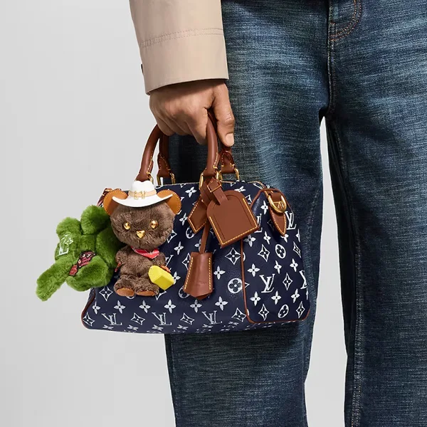 LV x NIGOコラボ ルイヴィトン バッグチャーム LV ルイ ベア M03206