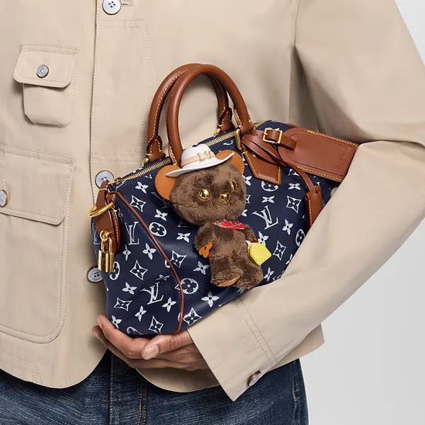 LV x NIGOコラボ ルイヴィトン バッグチャーム LV ルイ ベア M03206
