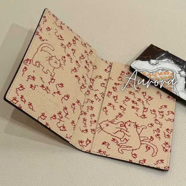 猫ちゃんと海外旅行へ![ルイヴィトン] パスポートカバー ケース 偽物 M25753