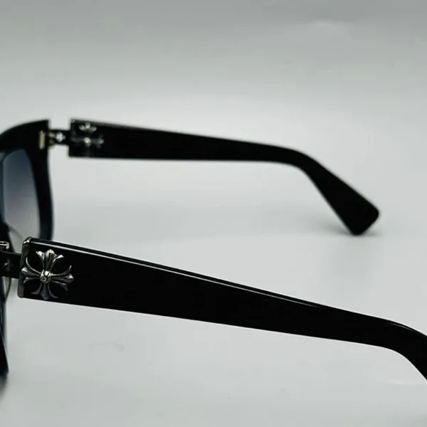 【登坂広臣着用】クロムハーツ TEAR DROP JONNY II サングラス 偽物