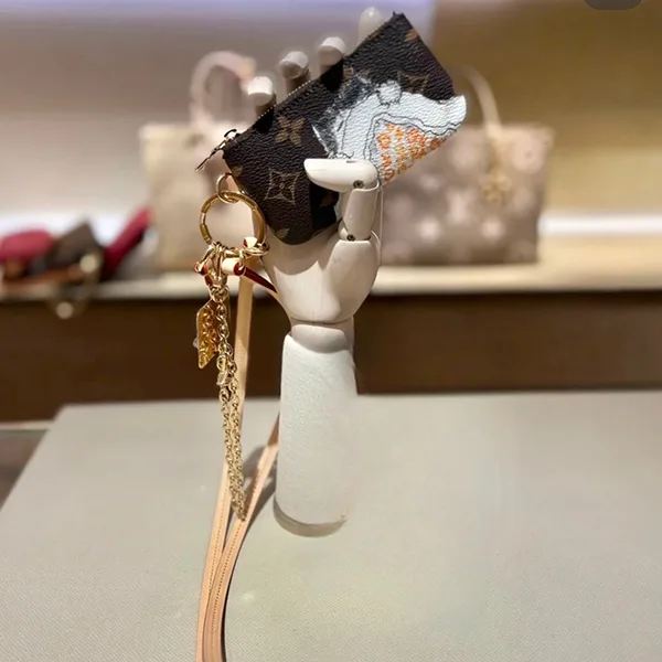 【小物もおしゃれに♪】ルイヴィトン フォンホルダー コピー M25919