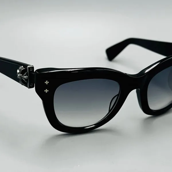 【登坂広臣着用】クロムハーツ TEAR DROP JONNY II サングラス 偽物