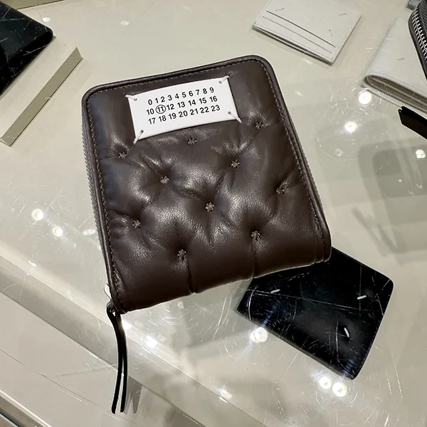 完売必至のカラーマルジェラ グラムスラム 財布 コピー ダークブラウン SALE SA1UI0031