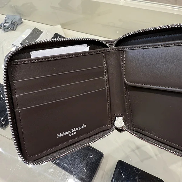 完売必至のカラーマルジェラ グラムスラム 財布 コピー ダークブラウン SALE SA1UI0031