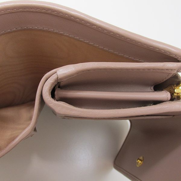 【送料関税込】ミュウミュウ★キルティングレザー 折りたたみ財布 偽物