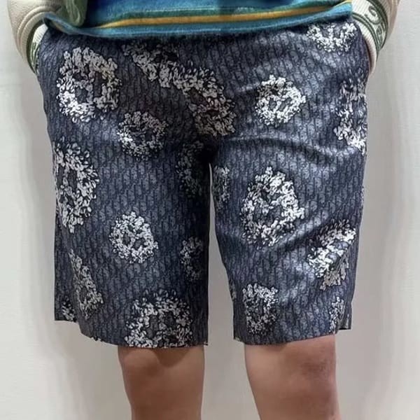 大人お洒落ディオール TEARSバルミューダショートパンツ 偽物 013C121B5931_C585