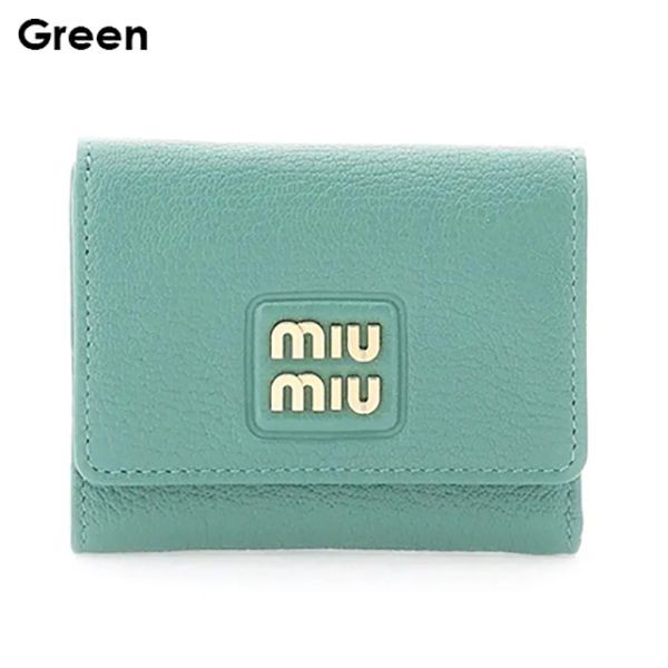 お洒落で可愛いミュウミュウ◆マドラス 偽物 レザー フラップ付折り財布5MH043 2AJB