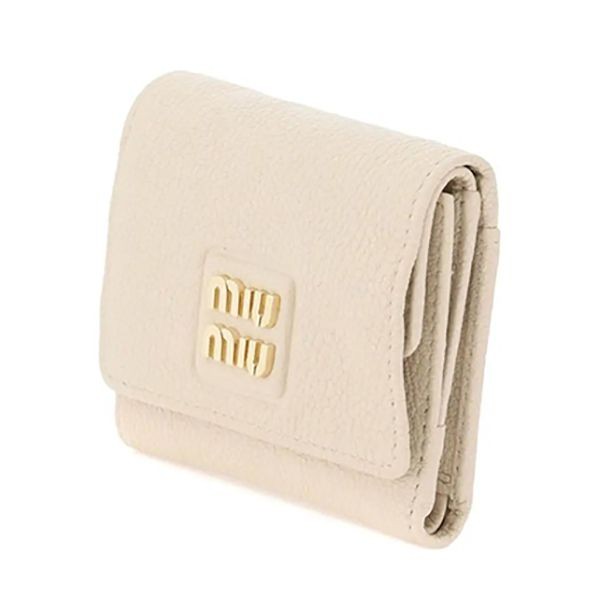 お洒落で可愛いミュウミュウ◆マドラス 偽物 レザー フラップ付折り財布5MH043 2AJB