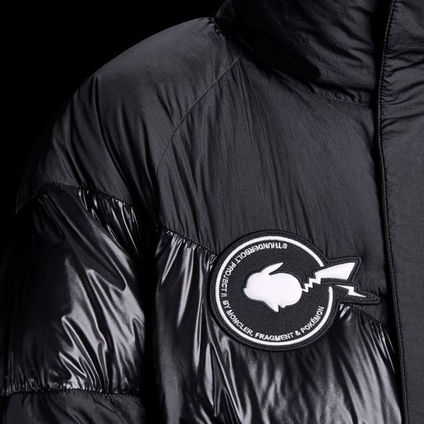 最新でオシャレ【モンクレール コピーFRAGMENT HIROSHI FUJIWARA】ダウン話題のピカチュウ