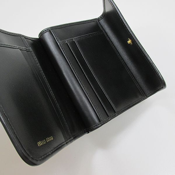 【送料関税込】ミュウミュウ★キルティングレザー 折りたたみ財布 偽物