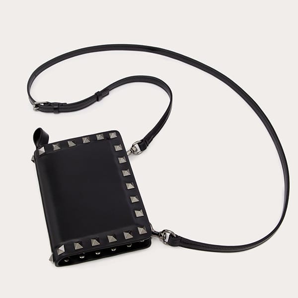 【かわいくて上品♪】ヴァレンティノ 偽物 ロックスタッズ カーフスキン ネックウォレット YP0U62ACV_0NO