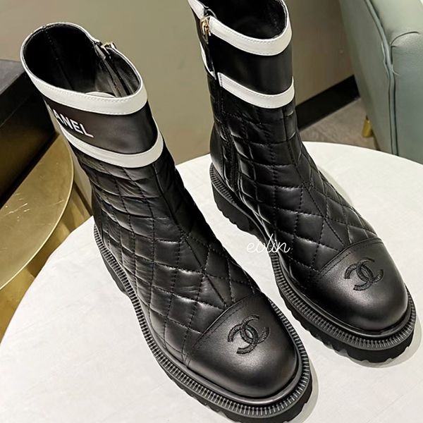 【ブティック】【足首のロゴに視線集中】シャネル ショートブーツ 偽物cc11113