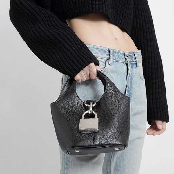 高級感溢れるバレンシアガ locker hobo bag S バッグ スーパーコピーレザーbl01113