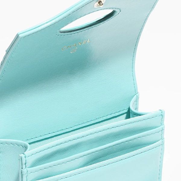 グローバル送料無料シャネル シャイニーカーフスキン コピー フラップカードケース AP3654 B14880 NS837