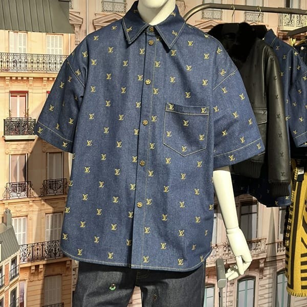 【手元に在庫有】ルイヴィトン コピー メンズ 刺繍入り デニムシャツ 半袖 1AFJDU