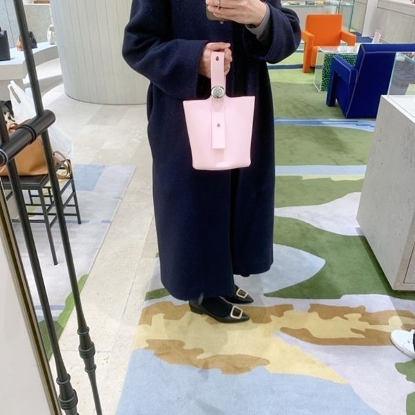 超希少！【ロエベ】ペブルバケットミニメローカーフ偽物☆AANBBBMX01