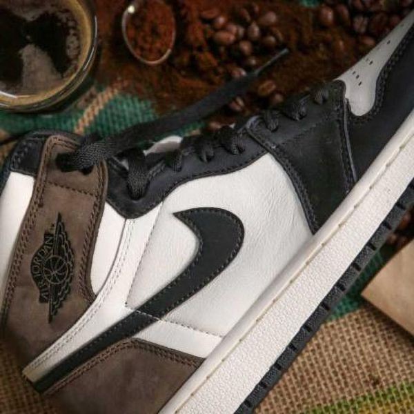ナイキ エアジョーダン1 ダークモカ 偽物ハイ OG セイル/OG DARK MOCHA BLACK 555088-105