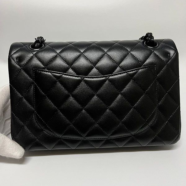 注目!シャネル ミニフラップバッグ コピー マトラッセ A01113 B06311 94305