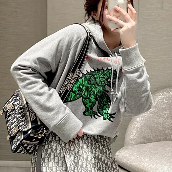 完売必至のカラーディオール ドラゴン スウェット 刺繍入りパーカー コピー 413S03A4112_X8860