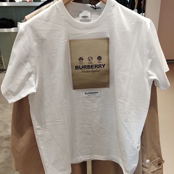 【手元に在庫有】【バーバリー】ラベルアップリケオーバーサイズ Tシャツ 偽物SERGIO 8057099
