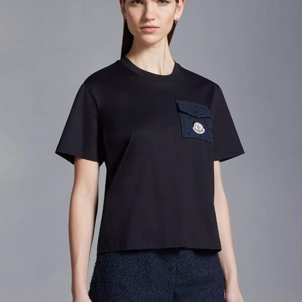 モンクレール n級品 ロゴ パッチポケット Tシャツ 2色 J10938C0002289AI9034