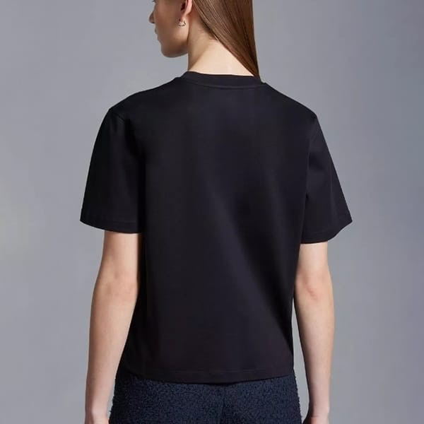 モンクレール n級品 ロゴ パッチポケット Tシャツ 2色 J10938C0002289AI9034