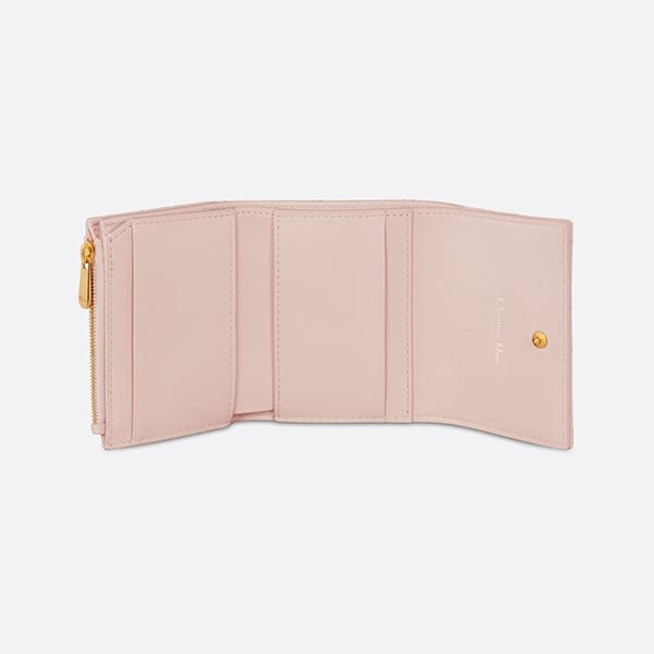 【セールで奇跡の入荷！】ディオール 偽物 Jolie Hibiscus ウォレット カナージュラムスキン 3色 S3105UNJB_M900