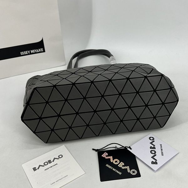 BAOBAO ISSEY コピー MIYAKE カルトン メタリック バッグ 24081202