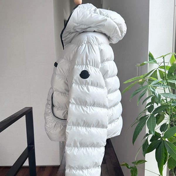 すぐ届モンクレール nere ショートダウンジャケット スーパーコピー