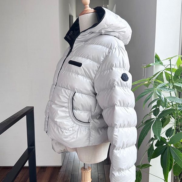 すぐ届モンクレール nere ショートダウンジャケット スーパーコピー