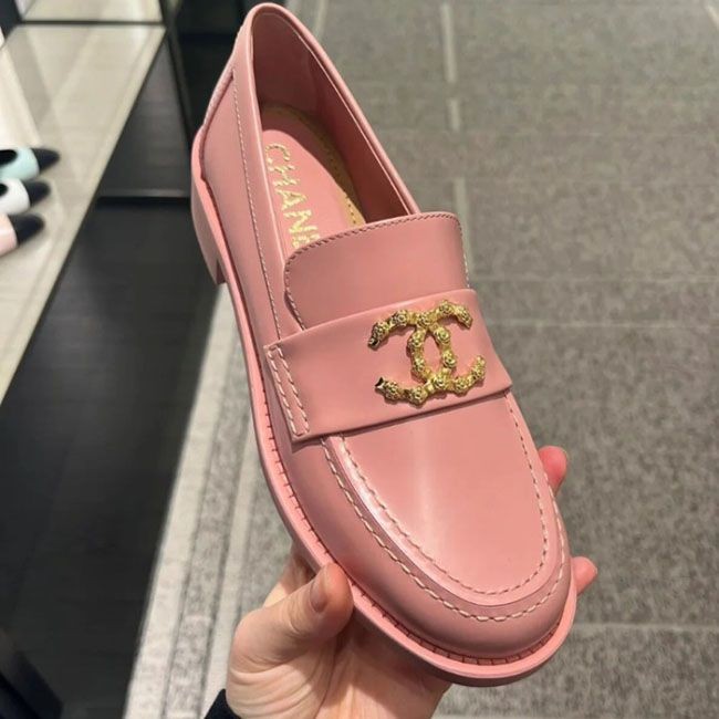 この上なく上品☆シャネル ローファー ロゴ付き コピー G45663 B16429 94305