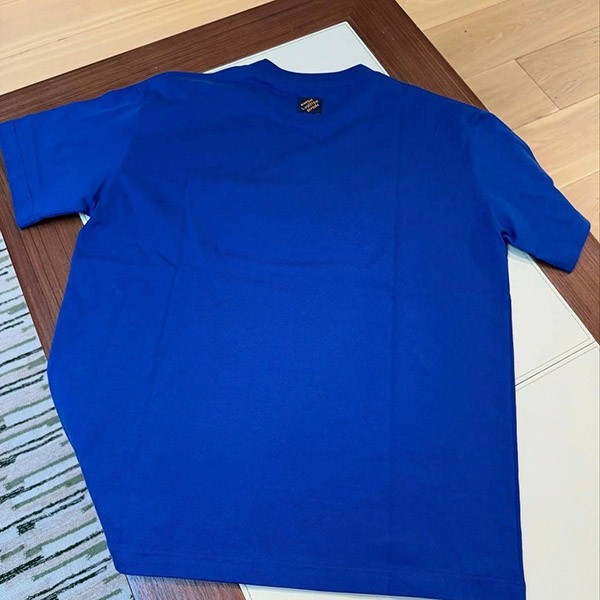 上質デザイン【シンプル☆】ルイヴィトン コピー エンベリッシュドコットンTシャツ 1AHCNN