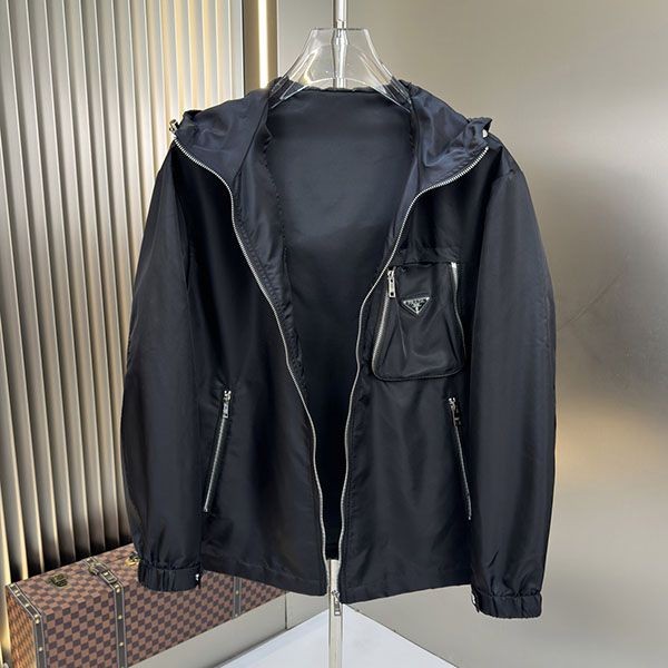 プラダ Re-Nylon コピー ポーチ付 フーデッドブルゾン w25022204