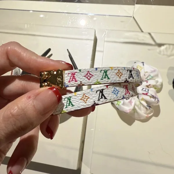 ★日本!!人気！ルイヴィトン《村上隆限定コラボ☆》ブレスレット コピー Signature M8966F