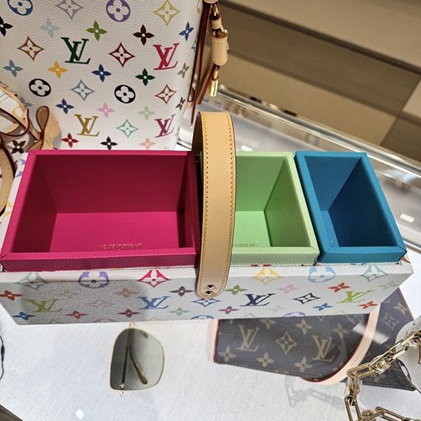 トレンドの最前線☆ルイヴィトン x 村上隆  LV × TM ツールボックス 偽物 GI1325