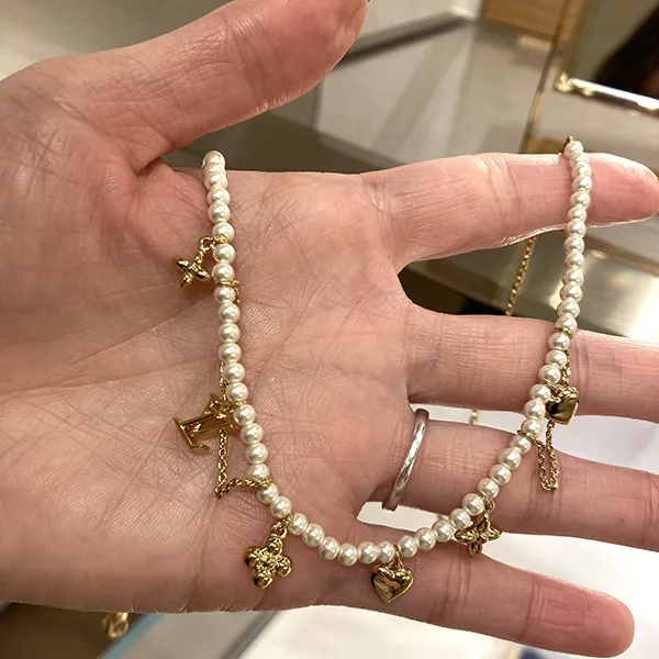 【チャームが可愛い】ルイヴィトン★Blooming Pearls ネックレス コピー M02388