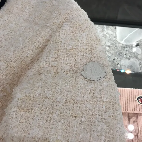累積売上総額第１位！モンクレール Gerberoyショートダウンジャケット K10931A00052598DVF00