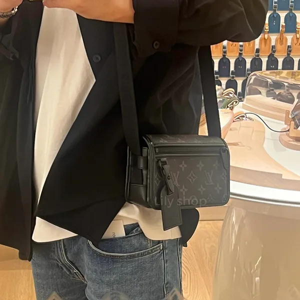 【送料関税込】【ルイヴィトン】ボスフォール・ウェアラブル ウォレット N級品 M12599