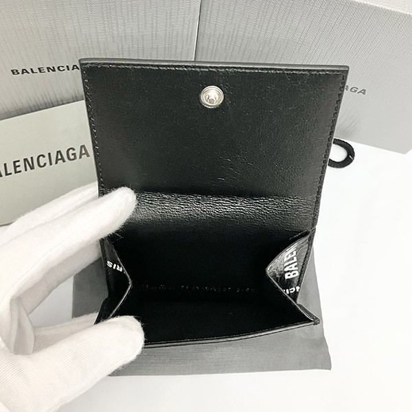 バレンシアガ 偽物 ロゴ 三つ折り ペーパー Compact Wallet 594312 2AAOC