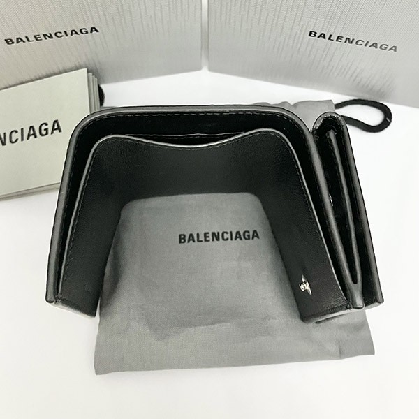 バレンシアガ 偽物 ロゴ 三つ折り ペーパー Compact Wallet 594312 2AAOC