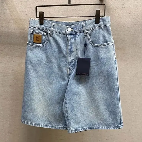 【セレブ多数愛用】ルイヴィトン 偽物 ハーフ・ショートパンツ 1AGTHV