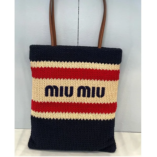 【即発】《特徴的なアクセント》【ミュウミュウ】ロゴかごバッグ 偽物 miu2548