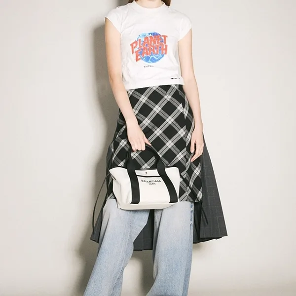 大人気定番バレンシアガ Biarritz スモール トートバッグ N級品