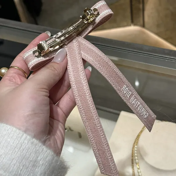 速達発送サービス【上品♪】 ディオール コピー エンブロイダリー ディオール Twist リボン バレッタ 45DTE952X130_C920