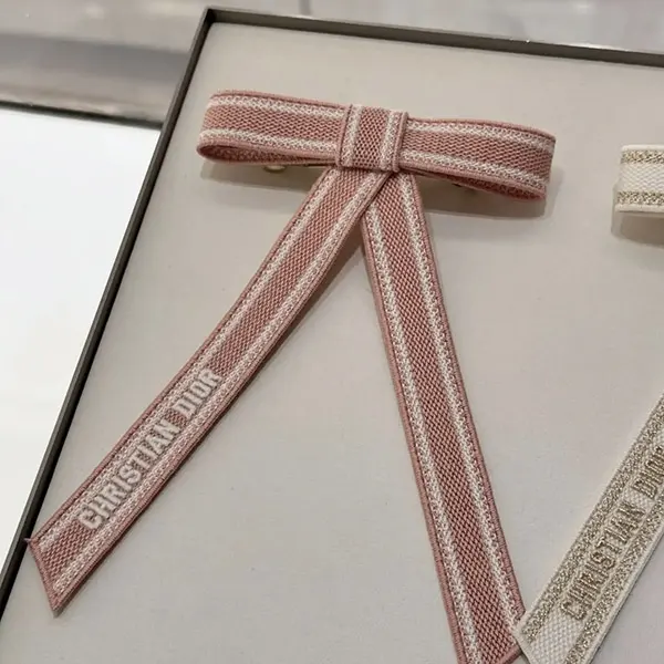 速達発送サービス【上品♪】 ディオール コピー エンブロイダリー ディオール Twist リボン バレッタ 45DTE952X130_C920