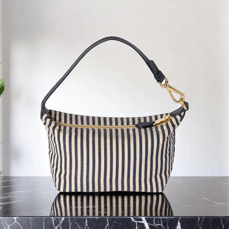 ★ミュウミュウ n級品★ロゴ入り ストライプ コットンポーチ 2色 miu0608