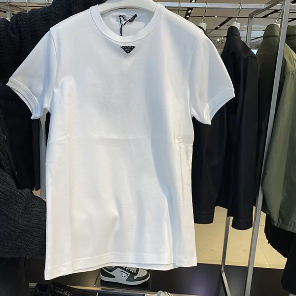 【送料関税込】プラダ クルーネック 半袖コットン Tシャツ UJN824