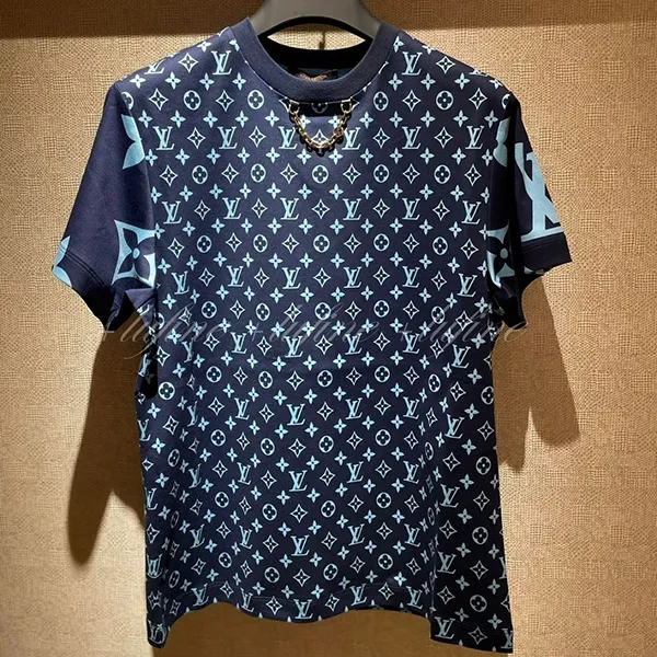 [一番信用]【LV好きにピッタリの1枚♪】ルイヴィトン モノグラム Tシャツ 偽物 1AA9W3