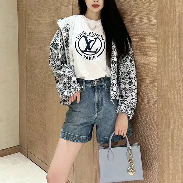 【国内発送◆チェーンが可愛い♪】ルイヴィトン コットンTシャツ コピー 1AFTU