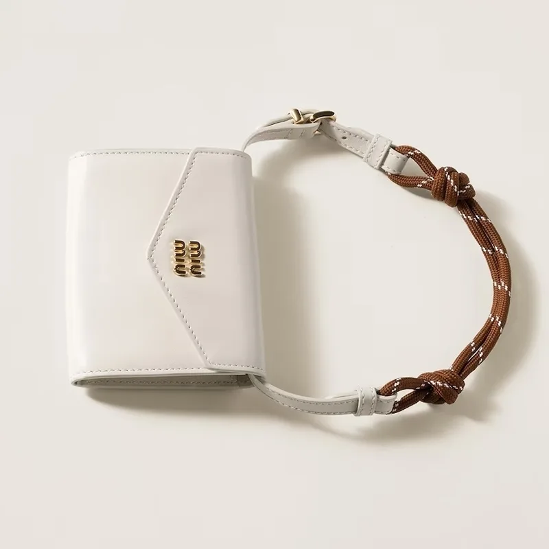 即日発送サービスミュウミュウ 並行輸入品 ロゴ レザー ショルダー財布 7色 miu250831
